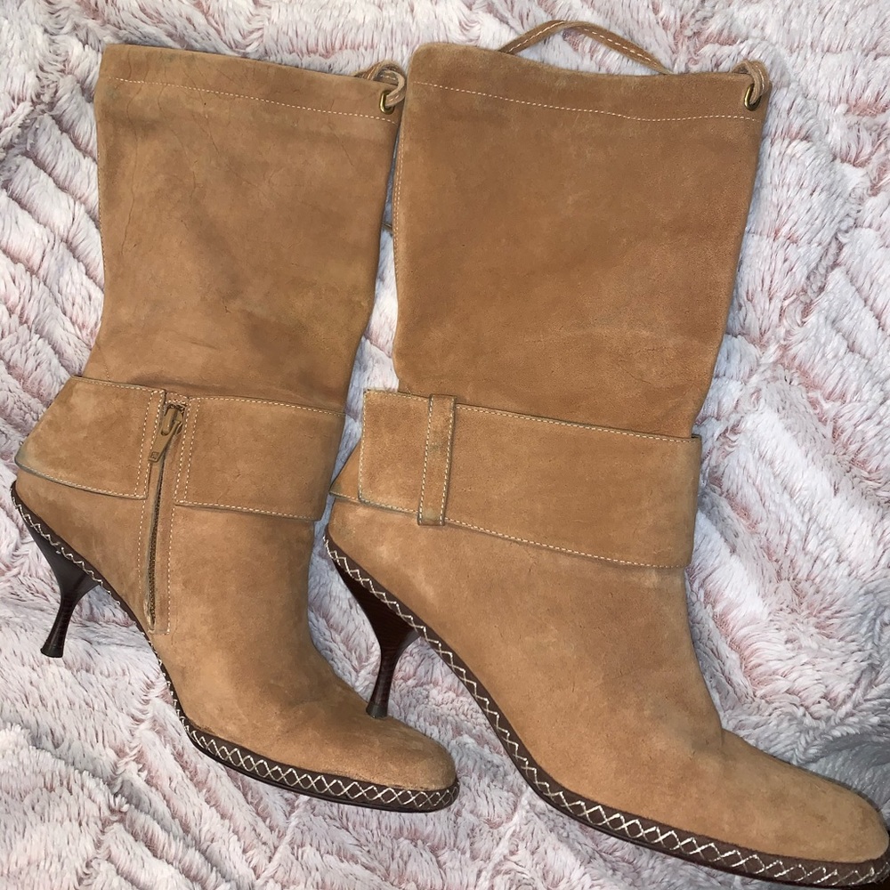 Suede boots